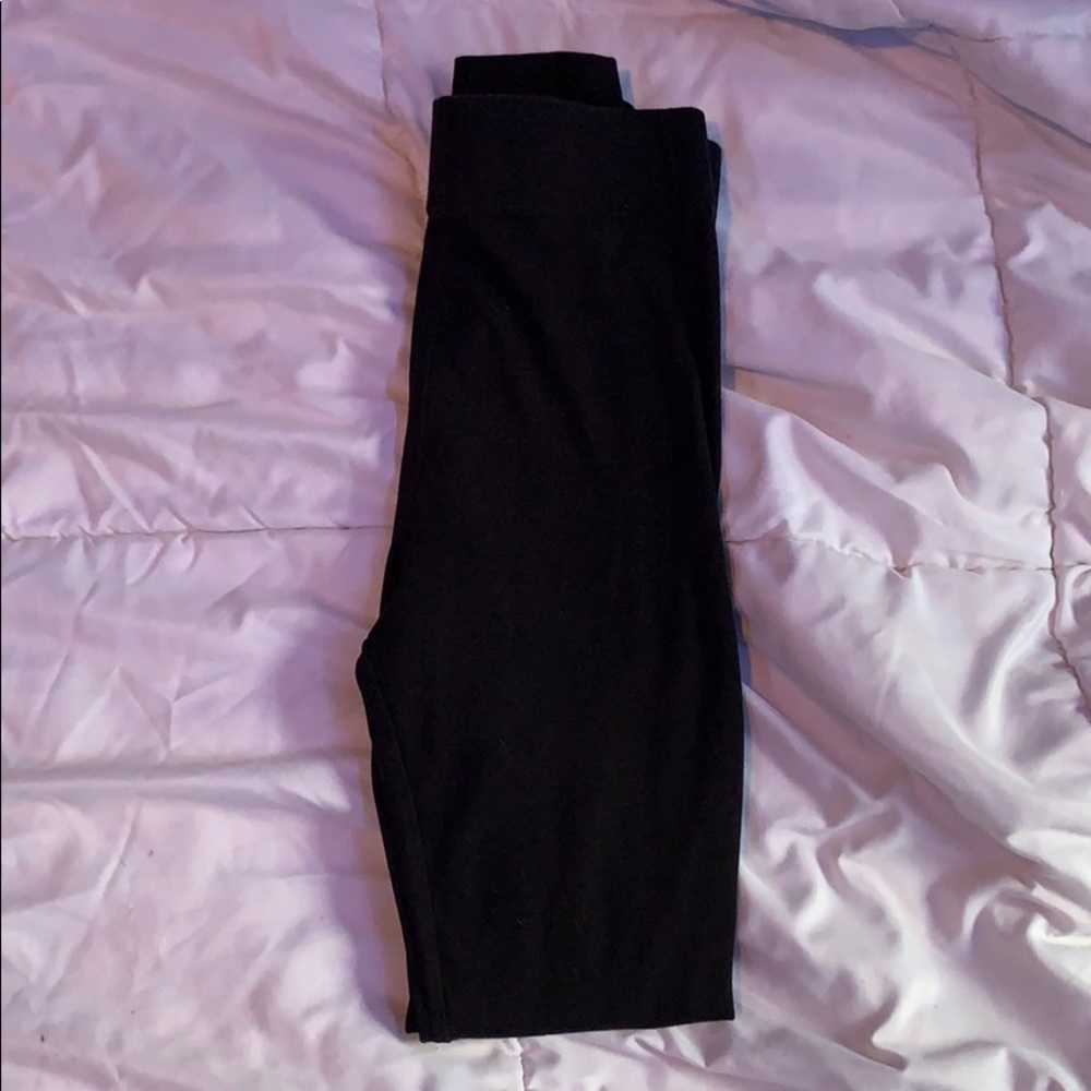 Forever 21 black leggings